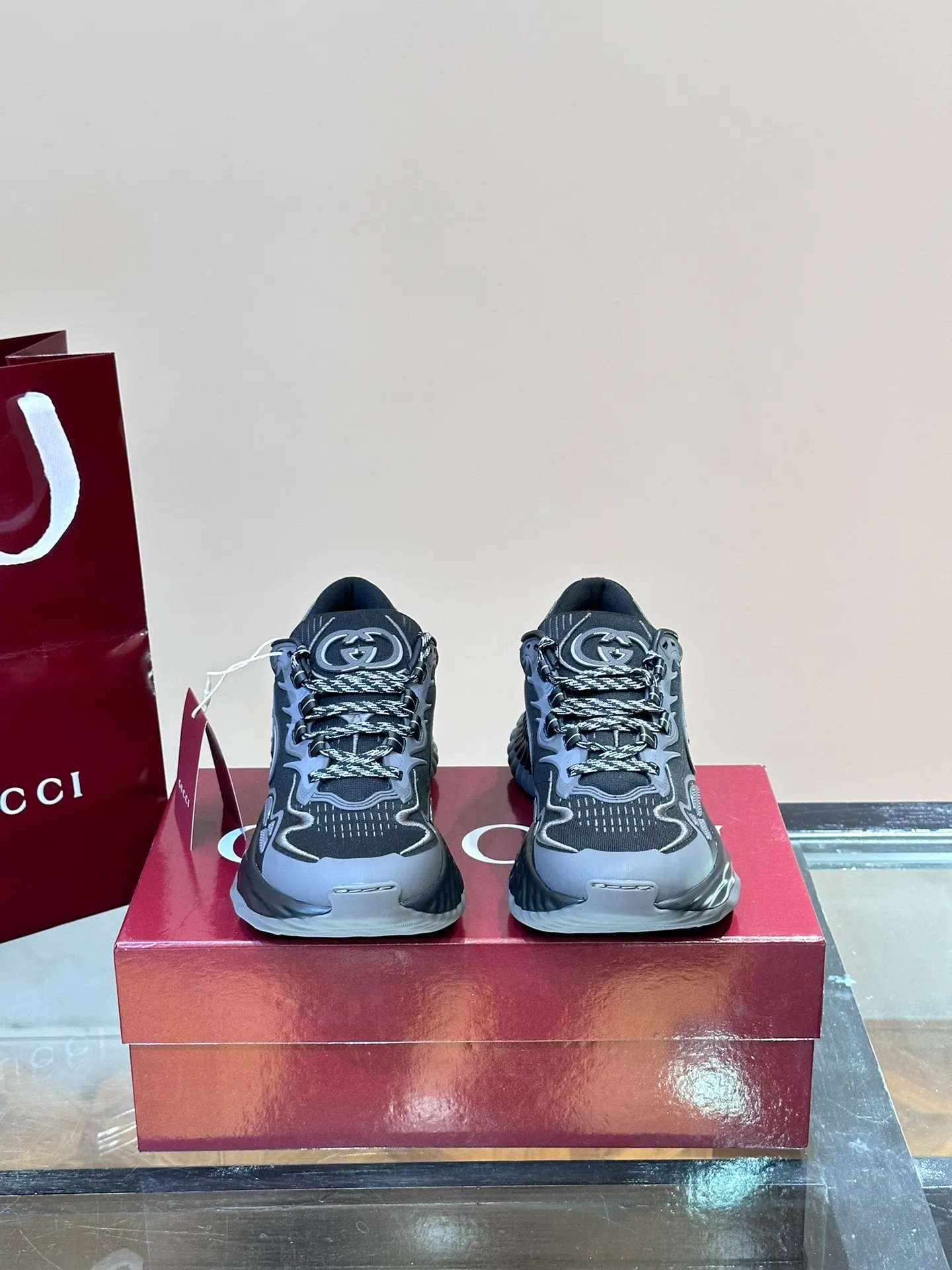 Men's Men's Shoes💰p760 "Gucc*" Ri Men's Men's Shoes💰p Men's Men's Shoes💰ple Series 2024ss👫Couple Style Casual Sports Shoes, buy the original and accurately reproduce it! Restore the quality of details, Gucci Ri men's shoes 💰p men's shoes 💰ple series sports shoes are made with innovative stitching technology to create a flowing texture like water. The leather design is paired with three-dimensional interlocking Double G leather patches and Gucci letter metal accessories, creating a free flowing texture of the entire shoe with a 3D effect. A classic and versatile piece that feels super comfortable on your feet! Male 39-44 Female 35-39